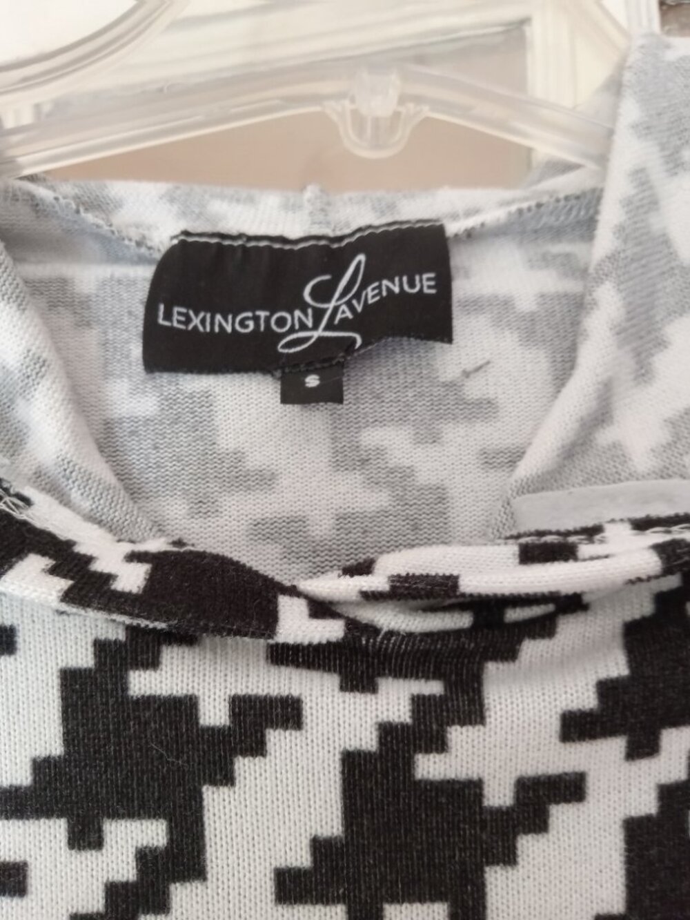Lexington Ave pullover hoodie - Picture 3 of 5